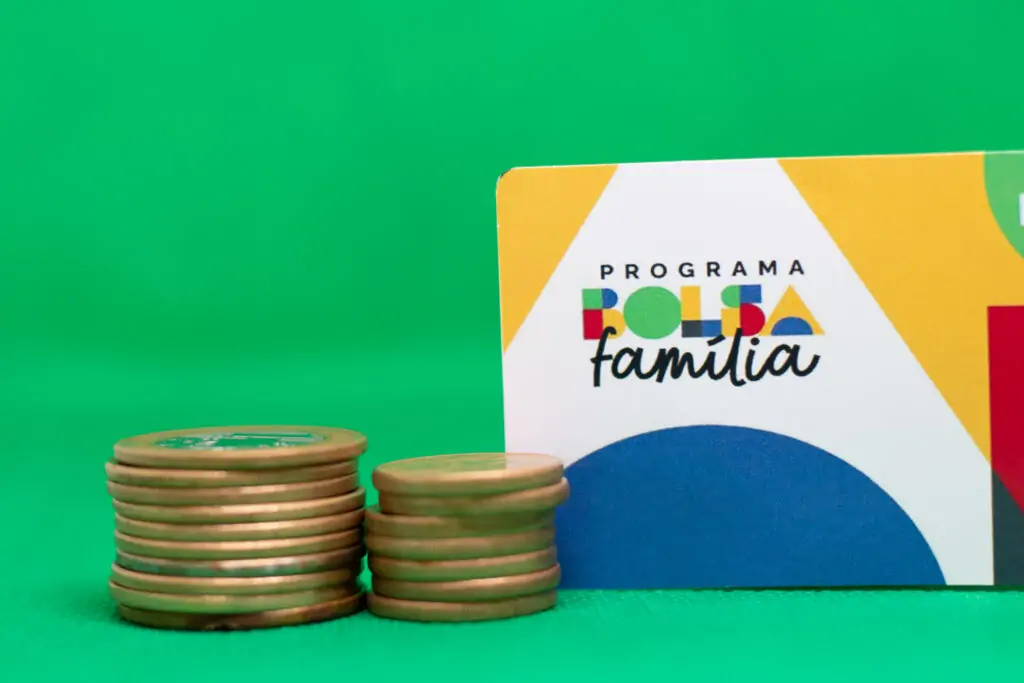 O Bolsa Família, maior programa de transferência de renda do Brasil, passou por transformações significativas em 2025. O objetivo? Fortalecer a proteção social, ampliar a cobertura e garantir que os recursos cheguem a quem realmente precisa.